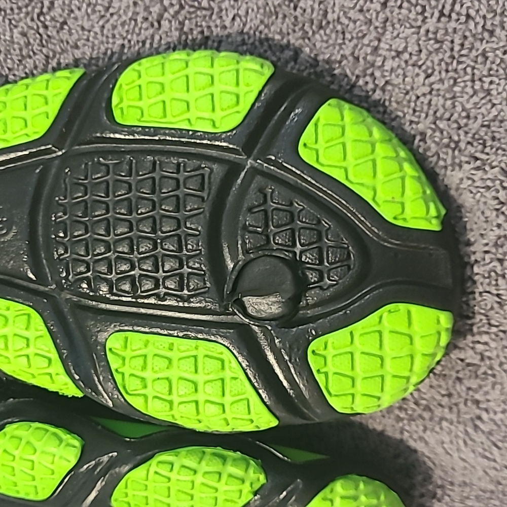 Flip-flops green & black sandals - Picture 13 of 13
